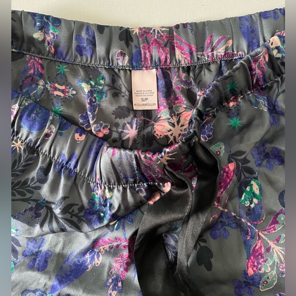 Satin Silky Black Floral Pajama Set by Victoria’s Secret Size Small NWOT - Picture 7 of 9